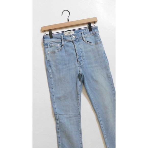WE THE FREE Free People Light Wash High Waist Denim Jeans Stretch Button Fly 26 - Picture 4 of 11